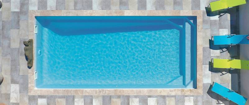 piscine rectangulaire en coque haut de gamme, le luxe a votre portée grace a alliance piscines toulon