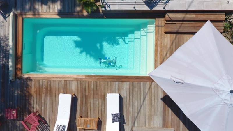 piscine polyester de qualité installée par Alliance à Garéoult