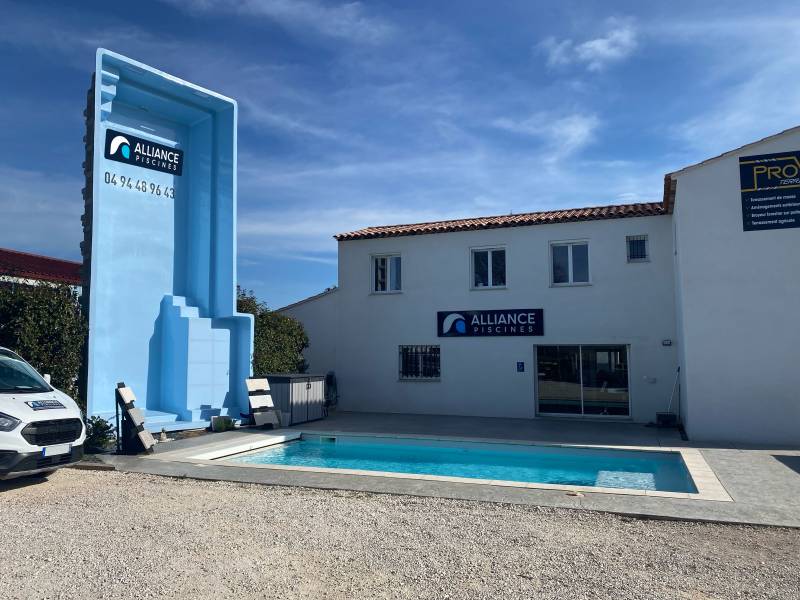 Agence Alliance piscines 83 à Toulon dans le Var (83) avec piscine galaxite