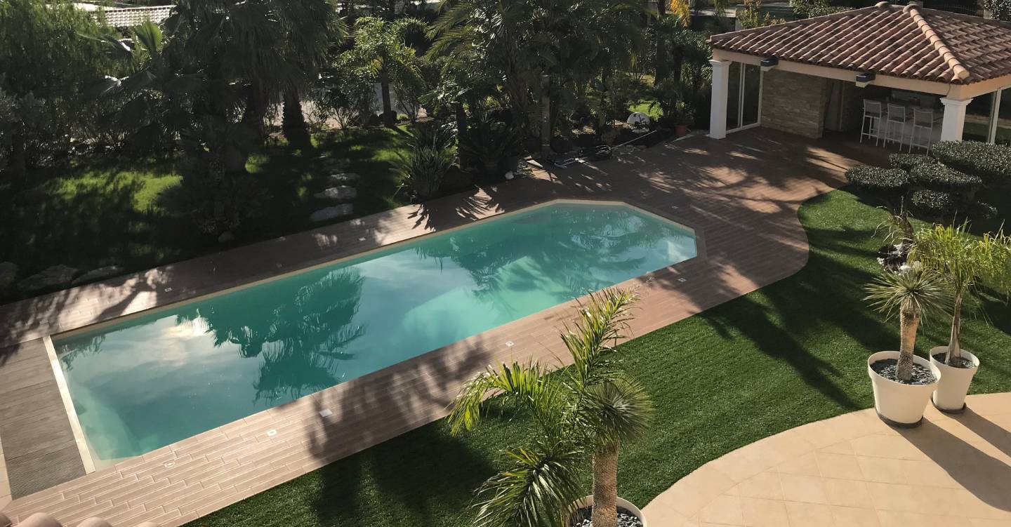 Piscines à fond incliné de la marque alliance Piscines dans le Var