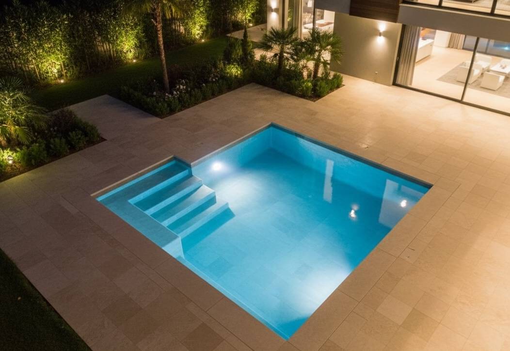 piscine carré mini piscine dans le Var