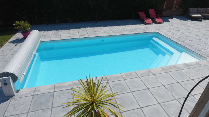piscine coque sur terrasse