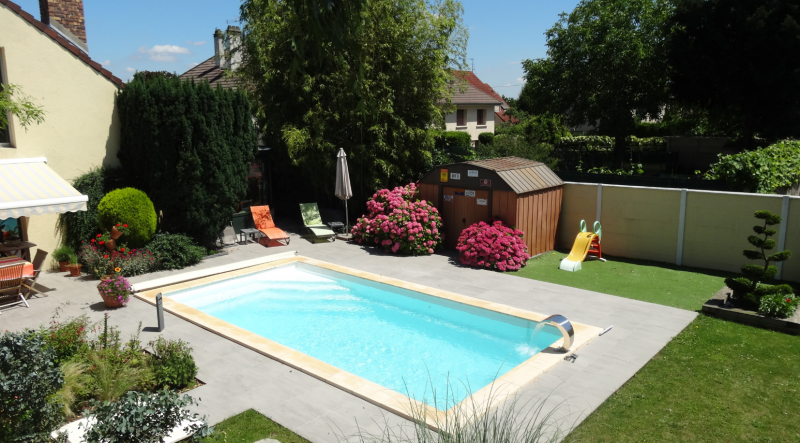 vue piscine sur terrasse