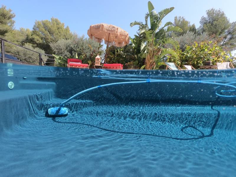 restaurer un gelcoat abîmé ou simplement changer la couleur de votre revêtement, Alliance Piscines Toulon Var 83