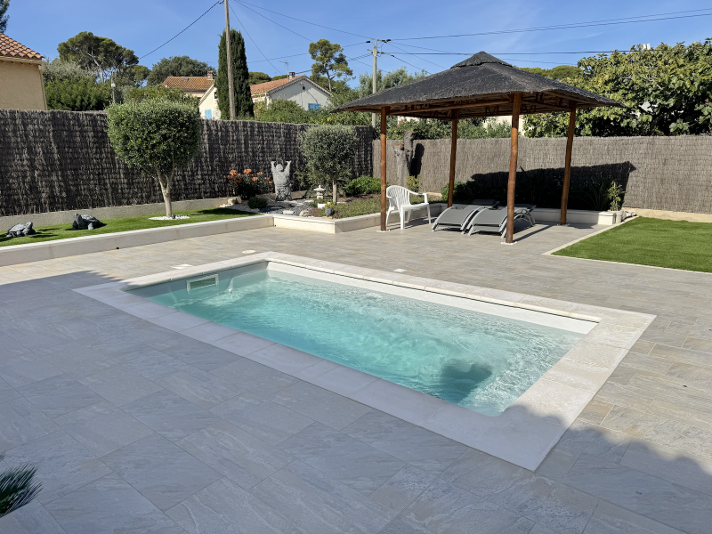 Piscine vue en biais