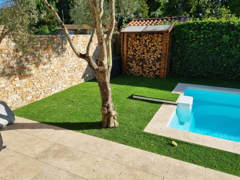 vue bloc filtration piscine jardin