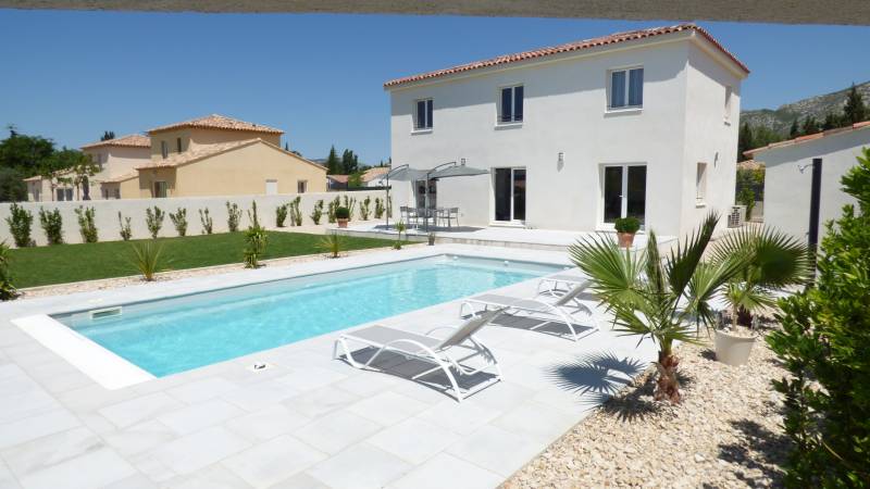 Piscine Kryptonite (7 à 10m) Coque Polyester Fond Incliné Double Escalier Solliès-Pont Carqueiranne Var | Alliance Piscine Toulon