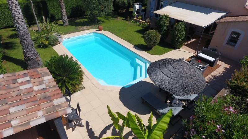 Compacte et fonctionnelle, l’ONYX 7,5m est idéale pour les petits jardins du Var.