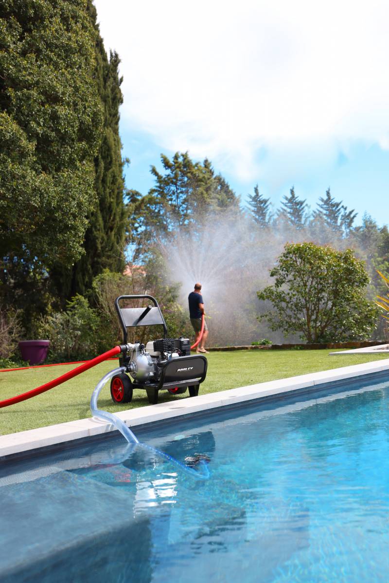 jet en goutte de la lance incendie chez au fil de l'eau dans le Var