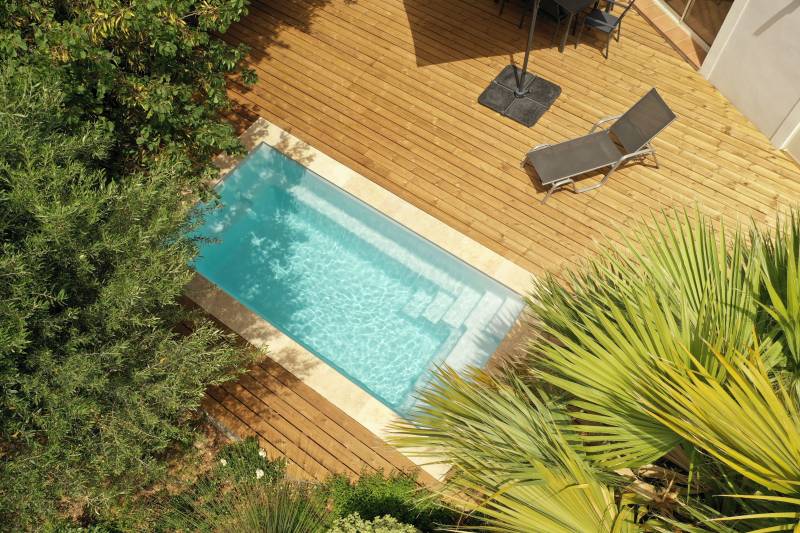 Piscine Starlite SK avec bloc filtrant intégré – installation à Toulon sans local technique