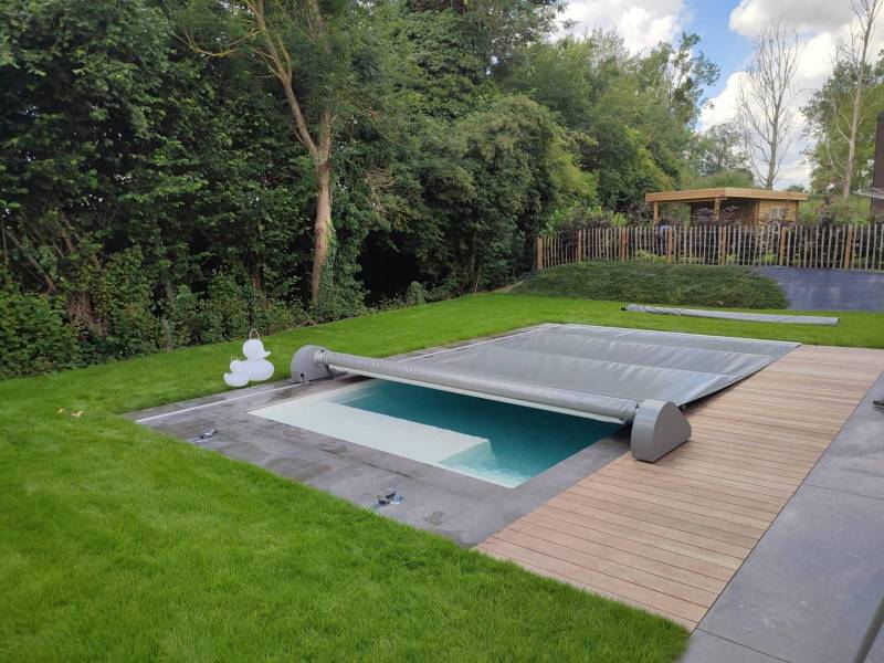 Piscine connectée :  bâche automatique Oré Alliance Piscines 83 GAREOULT