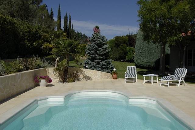 Piscine coque modele Grenat  chez Alliance Piscines TOULON