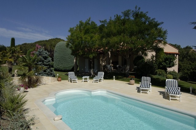 Piscine coque modele Grenat  chez Alliance Piscines TOULON