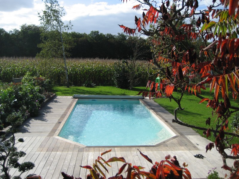 Piscine  avec reservation volet hors sol  Alliance piscines TOULON  ( 83 )